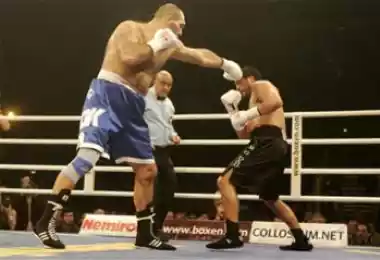 Бой Валуева с Руисом