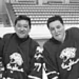 Открыться миру через хоккей