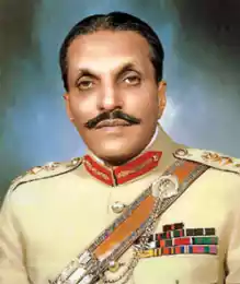 Свергли премьер-министра Зульфикара Бхутто