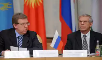 Тенге зарезервируют вместо доллара