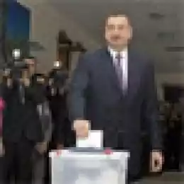 Отстранен от власти президент Азербайджана  Абульфаз Эльчибей