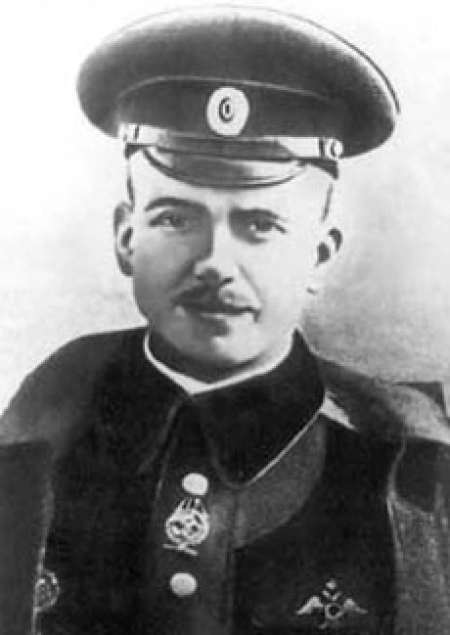 Петр Нестеров выполнил "мертвую петлю"