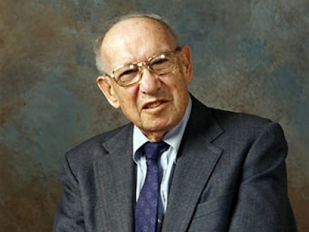 Родился Питер Друкер