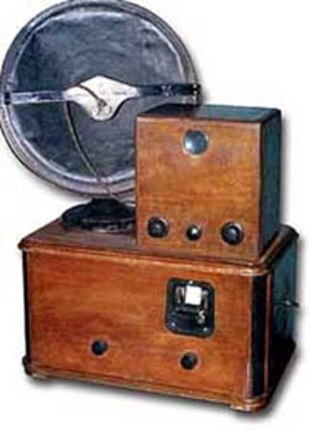 В продаже появились первые телевизоры