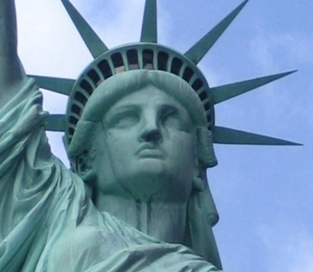 Величие Америки рухнуло и раскололось