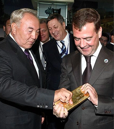 Дмитрий Медведев взял вес золота