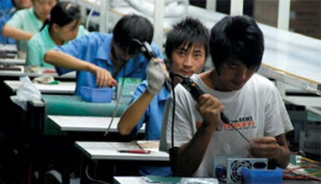 Всемирная фабрика в шоке