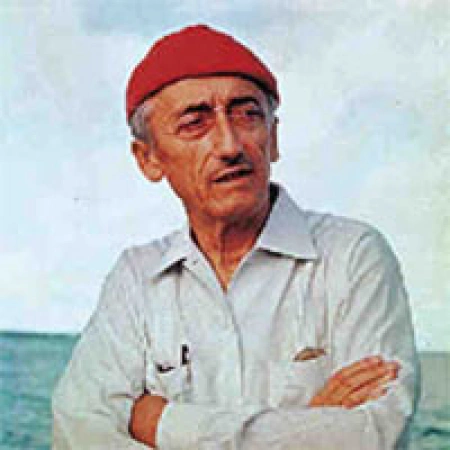 Родился Жак-Ив Кусто