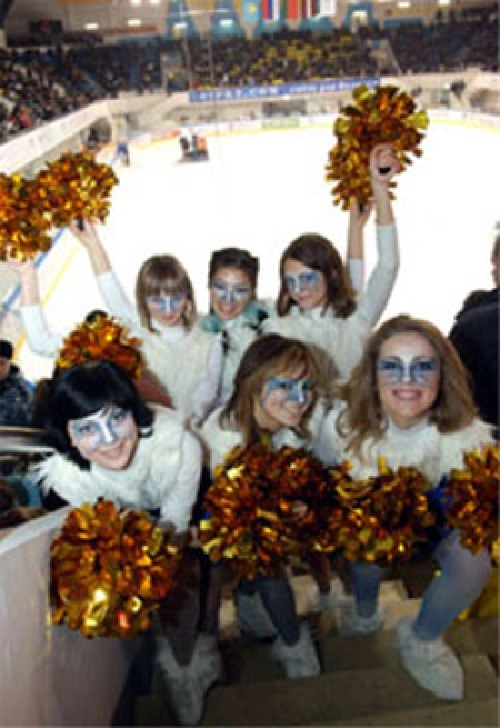 Энергичный черлидинг "Барыса"