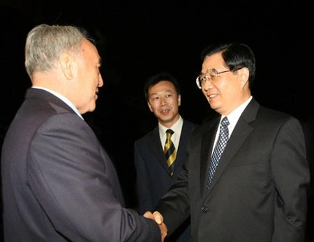 Китай и Казахстан бросают вызов Кремлю