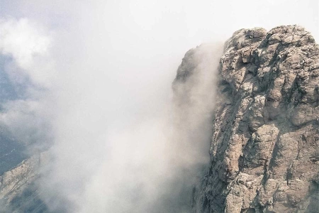 Казахстанец обыграл Марата Сафина на  турнире в Петербурге